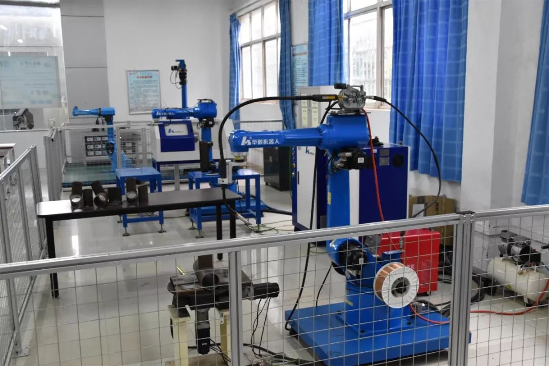 與時俱進 開拓創(chuàng)新 新能源車輛學院工業(yè)自動化設備銷售及售后服務的新征程